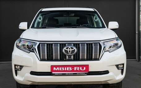 Toyota Land Cruiser Prado 150 рестайлинг 2, 2018 год, 4 800 000 рублей, 2 фотография