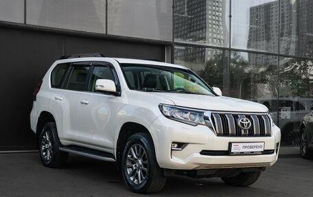 Toyota Land Cruiser Prado 150 рестайлинг 2, 2018 год, 4 800 000 рублей, 3 фотография