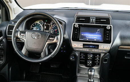 Toyota Land Cruiser Prado 150 рестайлинг 2, 2018 год, 4 800 000 рублей, 12 фотография