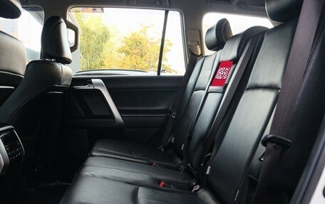 Toyota Land Cruiser Prado 150 рестайлинг 2, 2018 год, 4 800 000 рублей, 9 фотография