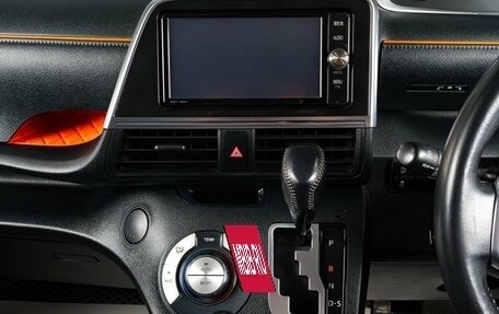 Toyota Sienta II, 2016 год, 1 529 000 рублей, 18 фотография