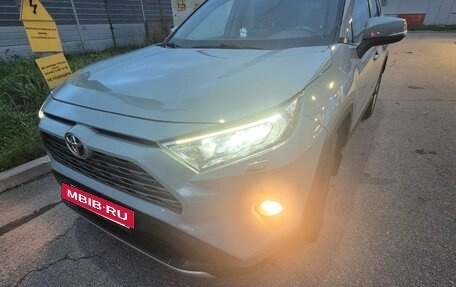 Toyota RAV4, 2019 год, 3 200 000 рублей, 2 фотография