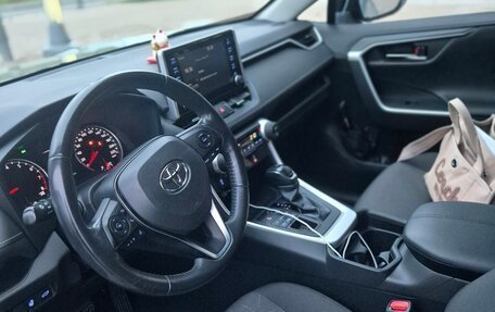 Toyota RAV4, 2019 год, 3 200 000 рублей, 9 фотография
