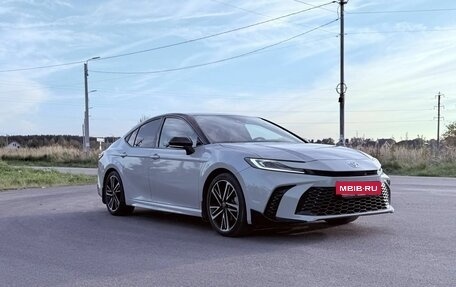 Toyota Camry, 2024 год, 3 350 000 рублей, 2 фотография