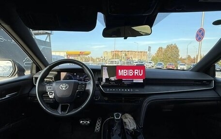 Toyota Camry, 2024 год, 3 350 000 рублей, 10 фотография