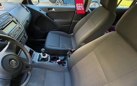 Volkswagen Tiguan I, 2011 год, 880 000 рублей, 11 фотография