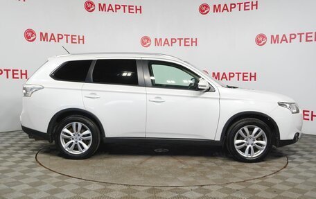 Mitsubishi Outlander III рестайлинг 3, 2014 год, 1 428 000 рублей, 4 фотография