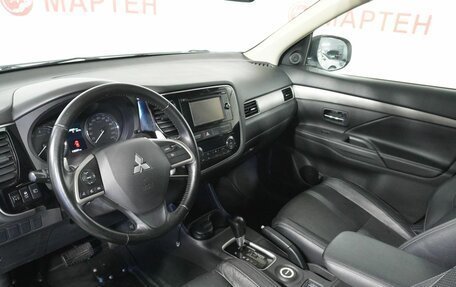 Mitsubishi Outlander III рестайлинг 3, 2014 год, 1 428 000 рублей, 9 фотография