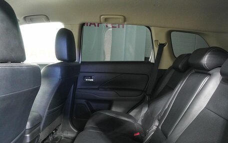 Mitsubishi Outlander III рестайлинг 3, 2014 год, 1 428 000 рублей, 11 фотография