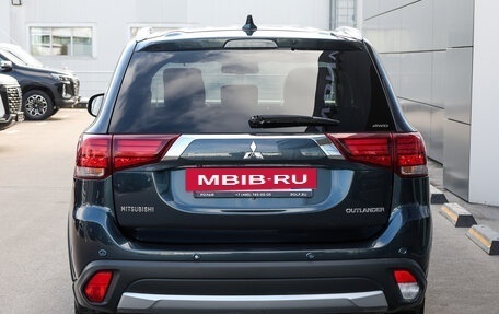 Mitsubishi Outlander III рестайлинг 3, 2018 год, 1 949 000 рублей, 6 фотография