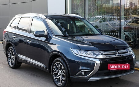 Mitsubishi Outlander III рестайлинг 3, 2018 год, 1 949 000 рублей, 3 фотография