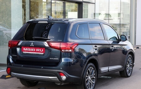 Mitsubishi Outlander III рестайлинг 3, 2018 год, 1 949 000 рублей, 5 фотография