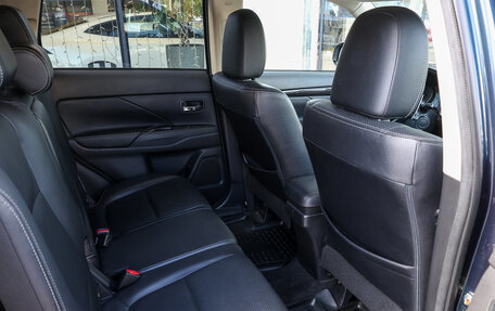 Mitsubishi Outlander III рестайлинг 3, 2018 год, 1 949 000 рублей, 11 фотография