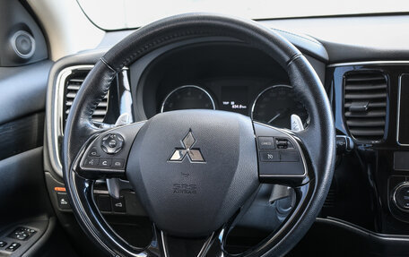 Mitsubishi Outlander III рестайлинг 3, 2018 год, 1 949 000 рублей, 16 фотография