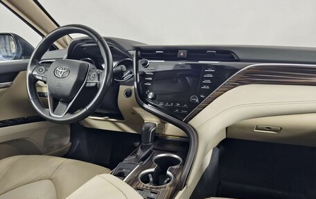 Toyota Camry, 2019 год, 2 689 000 рублей, 11 фотография