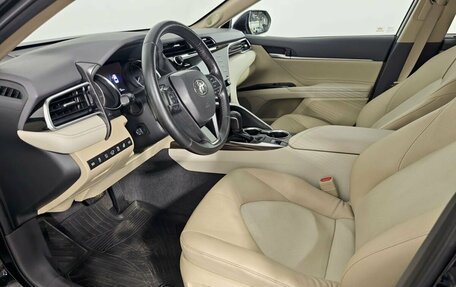 Toyota Camry, 2019 год, 2 689 000 рублей, 18 фотография