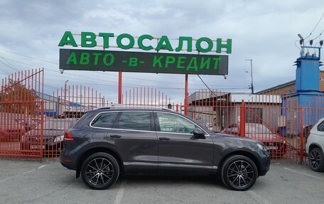 Volkswagen Touareg III, 2012 год, 2 378 000 рублей, 3 фотография