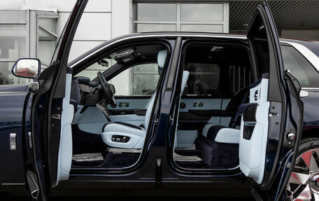 Rolls-Royce Cullinan, 2024 год, 53 990 000 рублей, 3 фотография