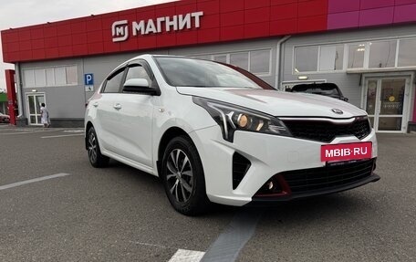 KIA Rio IV, 2021 год, 1 820 000 рублей, 2 фотография