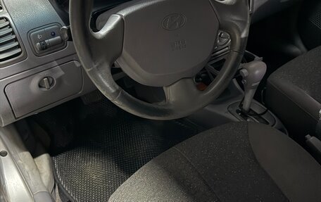 Hyundai Accent II, 2004 год, 365 000 рублей, 3 фотография
