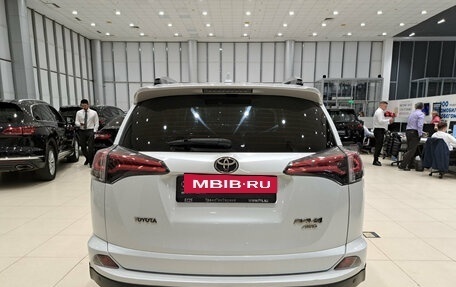 Toyota RAV4, 2018 год, 2 050 000 рублей, 6 фотография