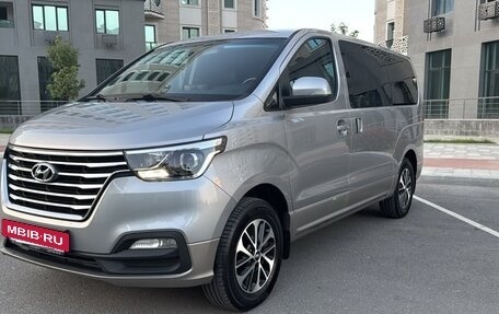Hyundai Grand Starex Grand Starex I рестайлинг 2, 2020 год, 3 050 000 рублей, 3 фотография