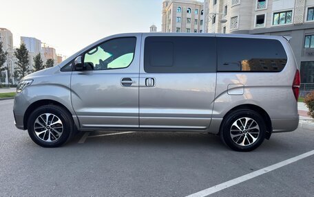 Hyundai Grand Starex Grand Starex I рестайлинг 2, 2020 год, 3 050 000 рублей, 12 фотография