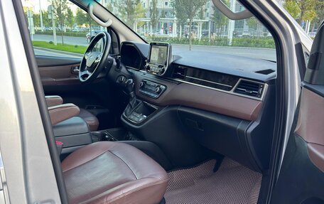 Hyundai Grand Starex Grand Starex I рестайлинг 2, 2020 год, 3 050 000 рублей, 13 фотография