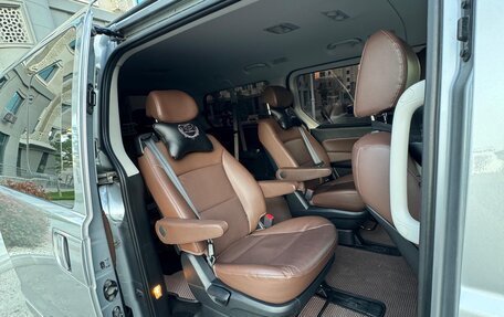 Hyundai Grand Starex Grand Starex I рестайлинг 2, 2020 год, 3 050 000 рублей, 21 фотография