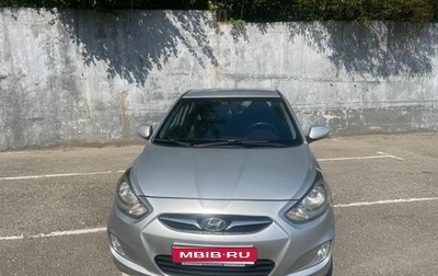 Hyundai Solaris II рестайлинг, 2012 год, 800 000 рублей, 1 фотография