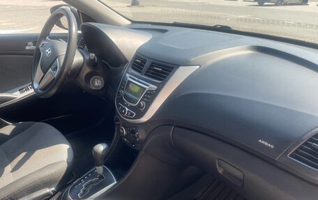 Hyundai Solaris II рестайлинг, 2012 год, 800 000 рублей, 6 фотография