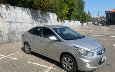 Hyundai Solaris II рестайлинг, 2012 год, 800 000 рублей, 2 фотография