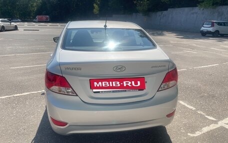 Hyundai Solaris II рестайлинг, 2012 год, 800 000 рублей, 4 фотография