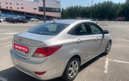Hyundai Solaris II рестайлинг, 2012 год, 800 000 рублей, 5 фотография