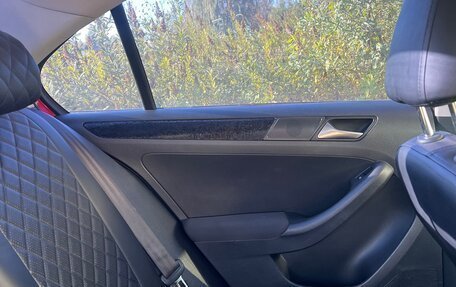 Volkswagen Jetta VI, 2012 год, 900 000 рублей, 6 фотография