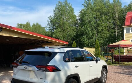 Toyota RAV4, 2021 год, 3 999 999 рублей, 5 фотография