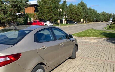 KIA Rio III рестайлинг, 2013 год, 750 000 рублей, 3 фотография