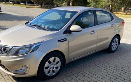 KIA Rio III рестайлинг, 2013 год, 750 000 рублей, 10 фотография