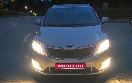 KIA Rio III рестайлинг, 2013 год, 750 000 рублей, 22 фотография