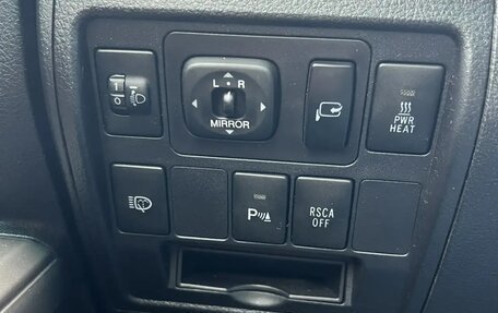 Toyota Land Cruiser 200, 2010 год, 2 350 000 рублей, 13 фотография