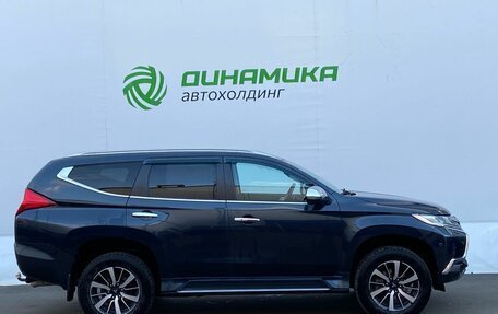 Mitsubishi Pajero Sport III рестайлинг, 2018 год, 3 050 000 рублей, 4 фотография