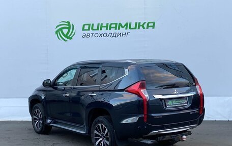 Mitsubishi Pajero Sport III рестайлинг, 2018 год, 3 050 000 рублей, 7 фотография