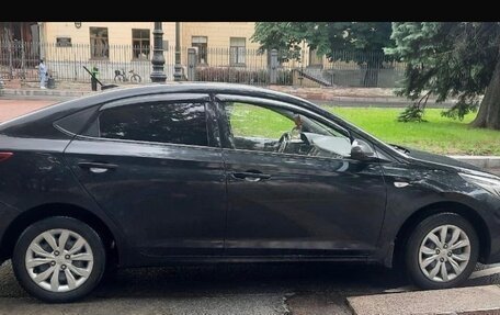 Hyundai Solaris II рестайлинг, 2019 год, 800 000 рублей, 4 фотография