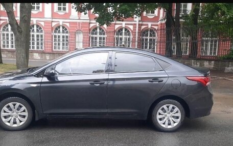 Hyundai Solaris II рестайлинг, 2019 год, 800 000 рублей, 3 фотография