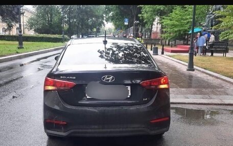 Hyundai Solaris II рестайлинг, 2019 год, 800 000 рублей, 2 фотография