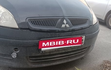 Mitsubishi Colt VI рестайлинг, 2003 год, 254 000 рублей, 3 фотография