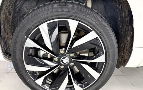 Skoda Karoq I, 2023 год, 1 750 000 рублей, 14 фотография