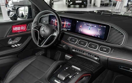 Mercedes-Benz GLS, 2024 год, 16 500 000 рублей, 2 фотография