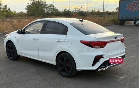 KIA Rio IV, 2017 год, 800 000 рублей, 3 фотография