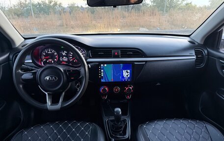 KIA Rio IV, 2017 год, 800 000 рублей, 8 фотография